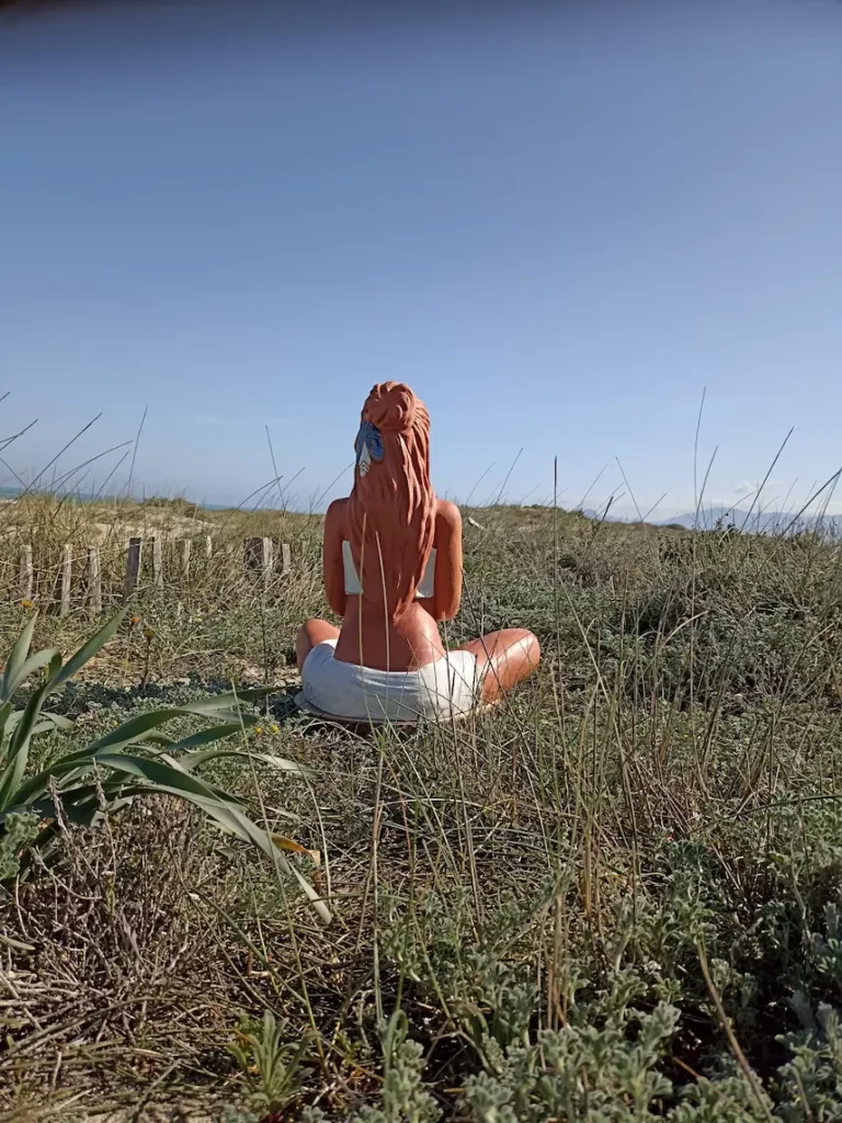 Aponi Sculpture du F&eacute;minin Sacr&eacute;