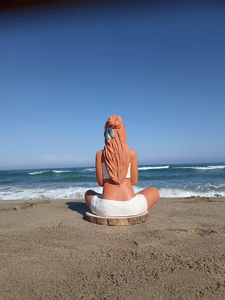 Aponi Sculpture du F&eacute;minin Sacr&eacute;