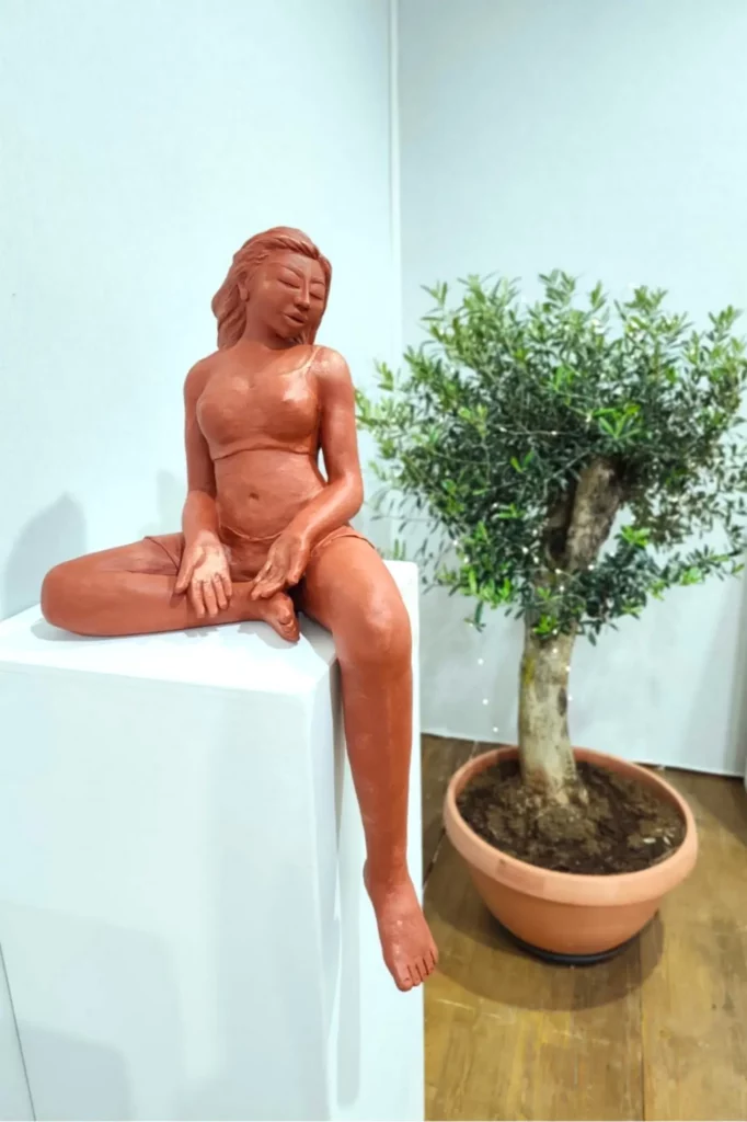 Nevaeh, Sculpture du F&eacute;minin Sacr&eacute; 2/8